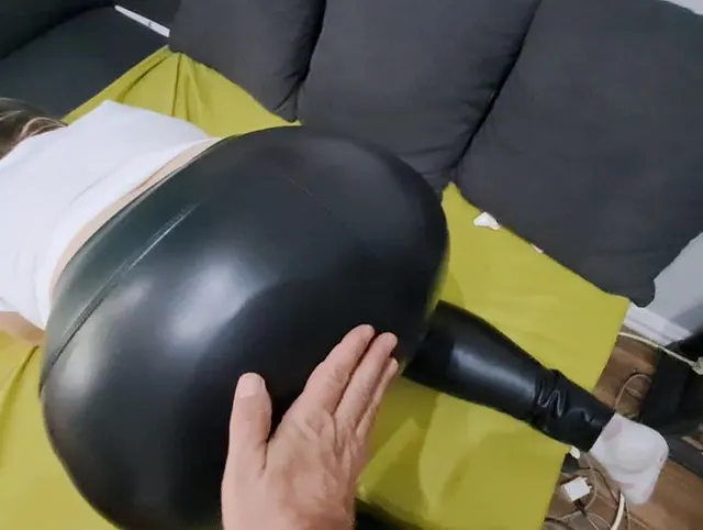 Leder- Leggings Arsch spanken