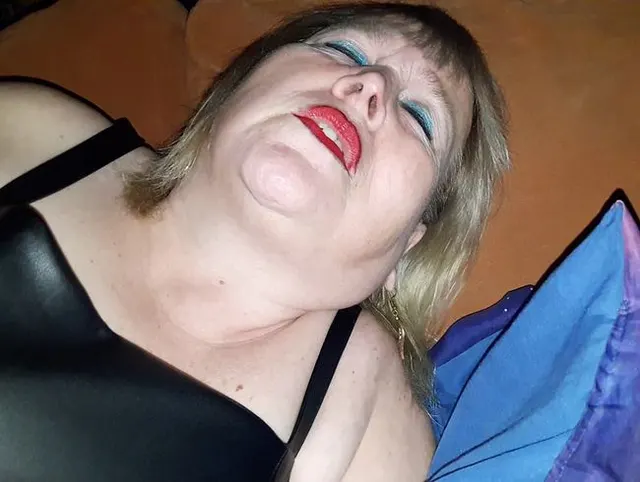 Die Fotze zum Orgasmus gebracht