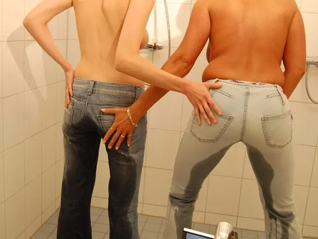 Mit Dani in die Jeans gepisst(Userwunsch)