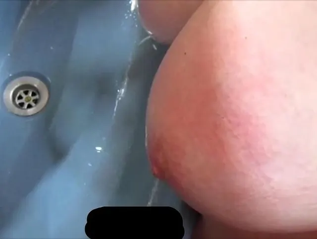WILLST DU MEINE TITTEN ANPISSEN ?????