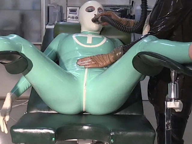 Amateur Latex Klinik