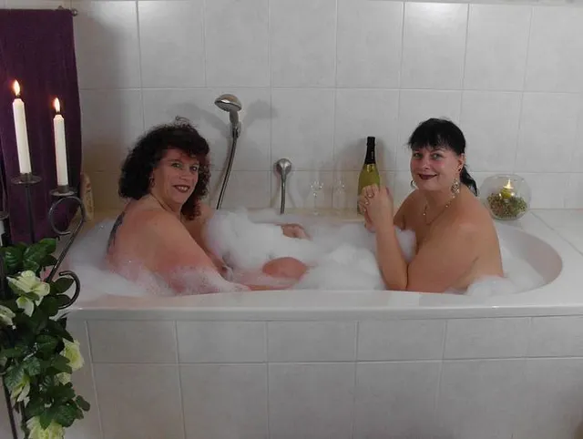 Bi-Spiele in der Wanne