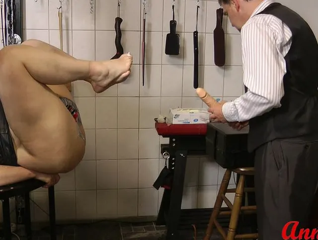 Geklammerte Pussy gefickt