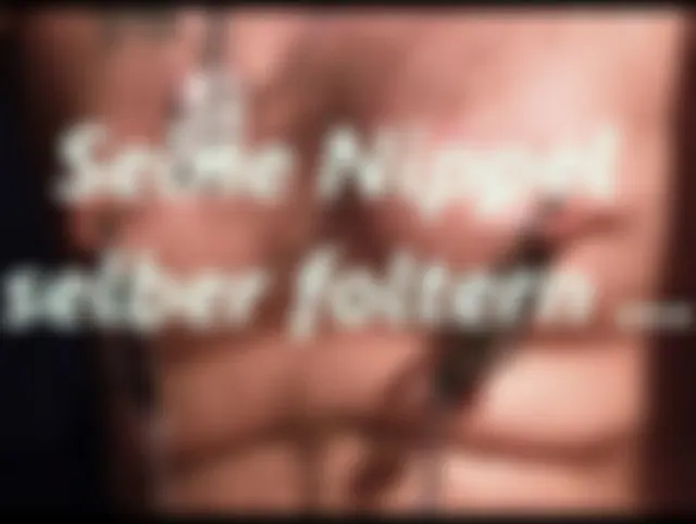 seine Nippel selber foltern ...!