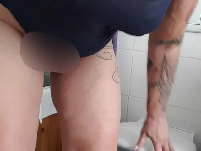 auf Wunsch pissen wie live dabei