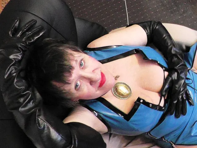 Deine Milf fetisch Wichsvorlage in Lack