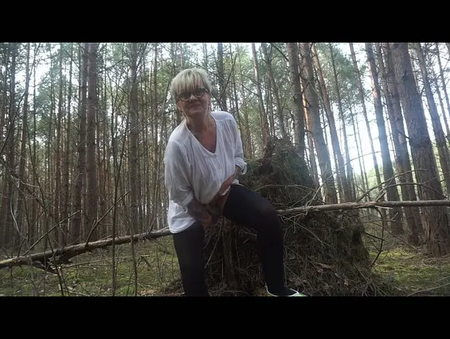 kurzes Outdoorpinkeln