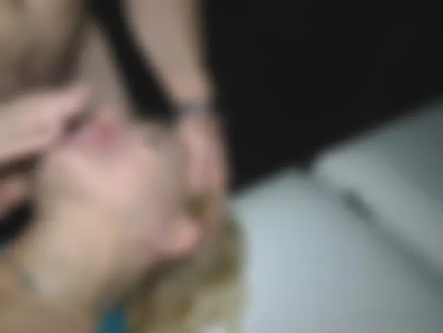 Schlucken im Swingerclub ist geil