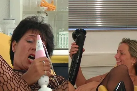 Ina gegen Jannique - 2Wichsfotzen