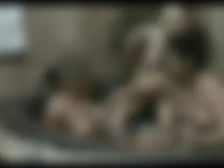 Entspannen in der Wanne zu dritt - Teil 1