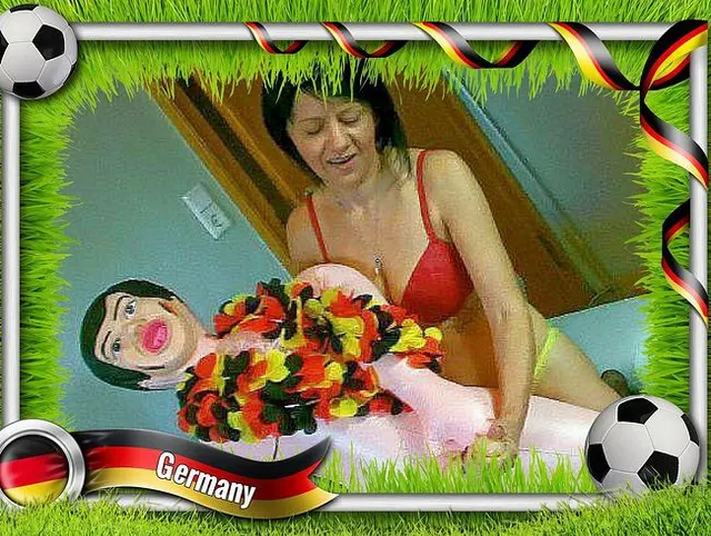 Die Fußball-EM-Gummipuppe und ich....