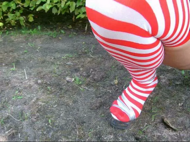 outdoorpiss in heels