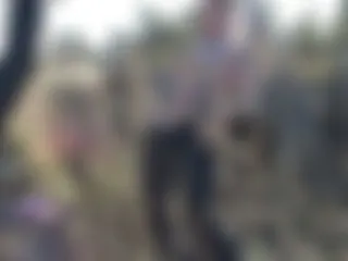 Piss-Sklavin in Lederhose