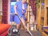 Geile Hausfrau saugt gerne ...