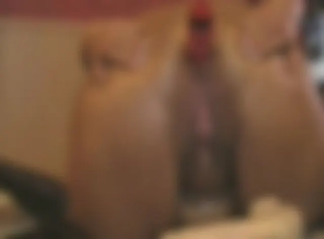 Mit dem Dildo in den Arsch gefickt 1