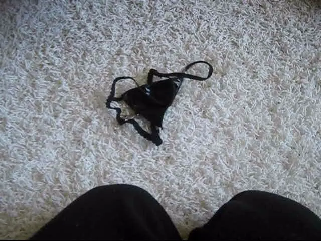 Dildo-Fick im Lackoutfit mit Orgasmus