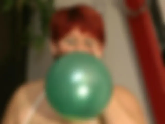 Luftballons im Badeanzug