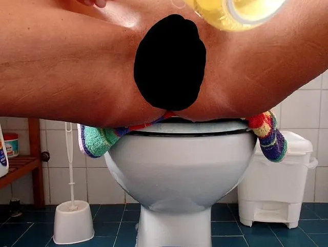 Fotze mit NS begießen