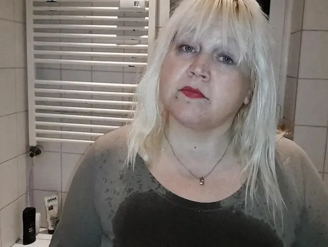 Slut 3 - angepisst pissen