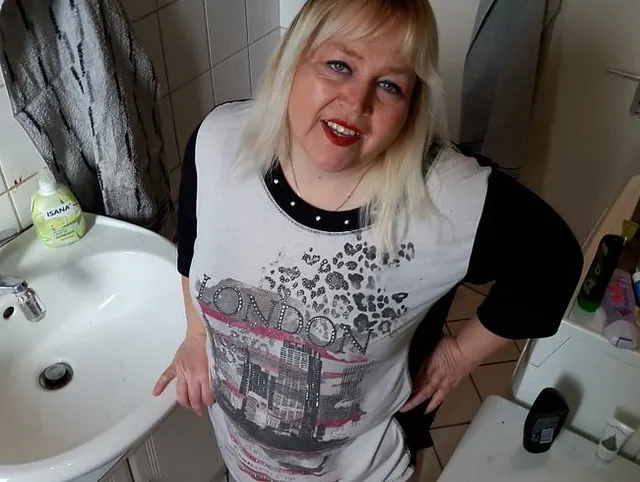 selbst auf den Fuß gepisst