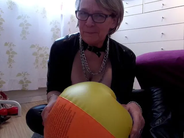 Wasserball , Schmuck und andere Fetische