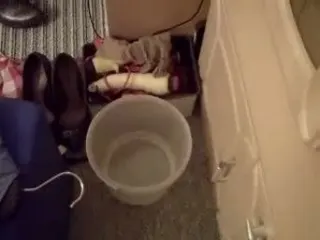 Und wieder vor der Cam gepißt