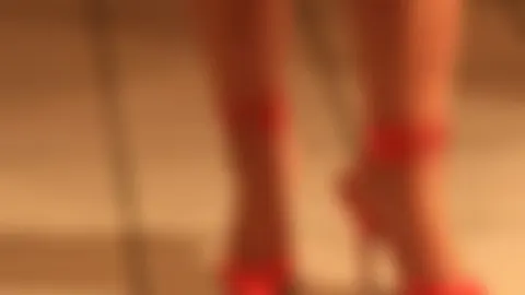 IIn roten Higj Heels