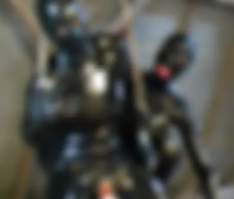 2 Gummipuppen spielen