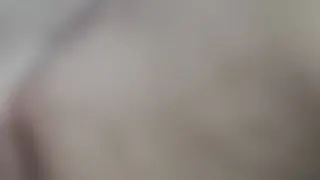 er bearbeitet meine Perle