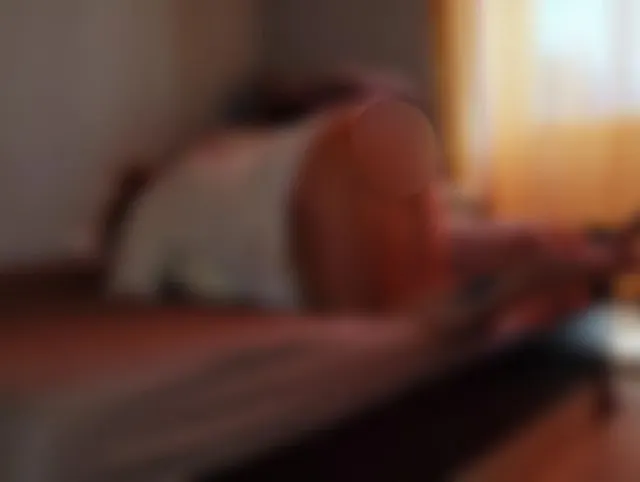 Eine verheiratete MILF kann der Versuchung nicht widerstehen, ihren Ex-Liebhaber zu ficken
