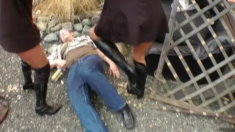 Nach der Party in Klamotten vollgepisst