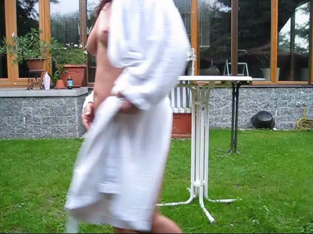 outdoor im bademantel