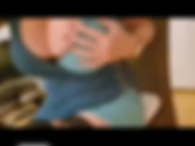 Vorschau aus Reizwäsche: Dirty sexy striptease milf lady mit sexy lingerie.