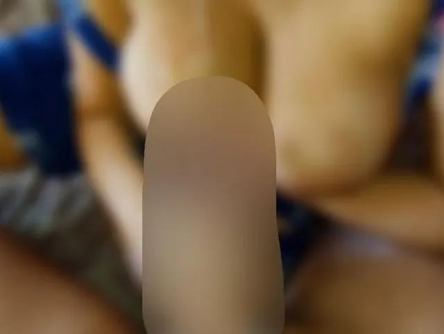 Saftige Stiefmutter wollte ficken und Sperma auf dicke Titten bekommen