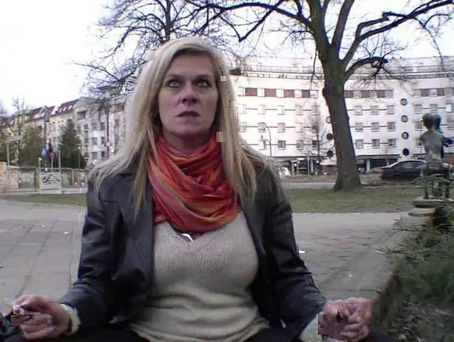meine ringfotze mitten in der stadt gezeigt   . . .